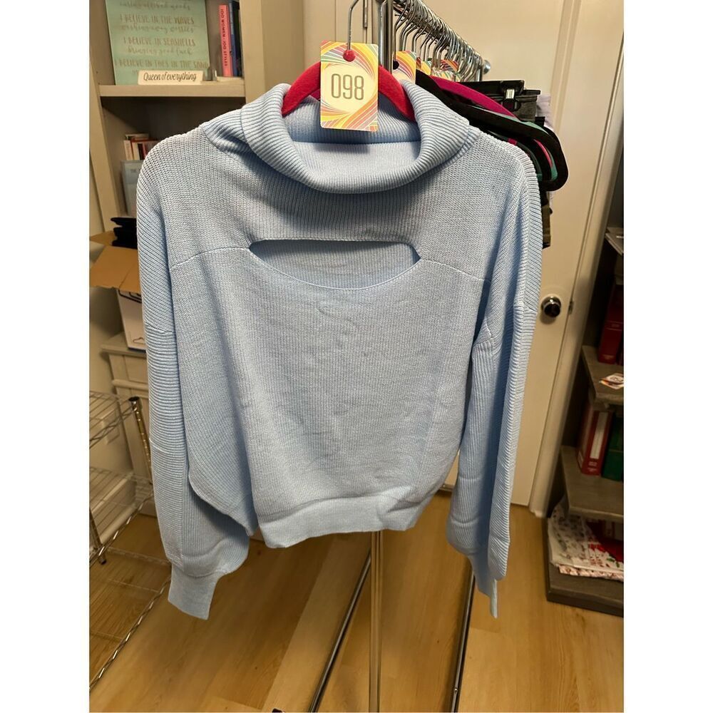 Turtleneck cutout cropped‎ sweater small